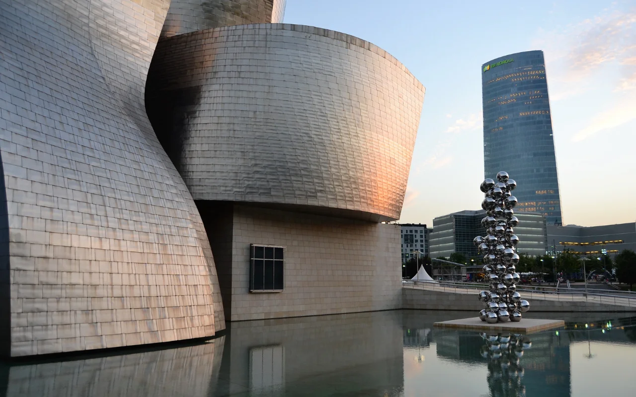 Postmodernistyczna architektura w Hiszpanii