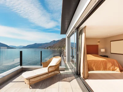 Exclusive Apartments on the Top Floor: Benefits, Lifestyle and Market Trends on the Costa Blanca & Ibiza