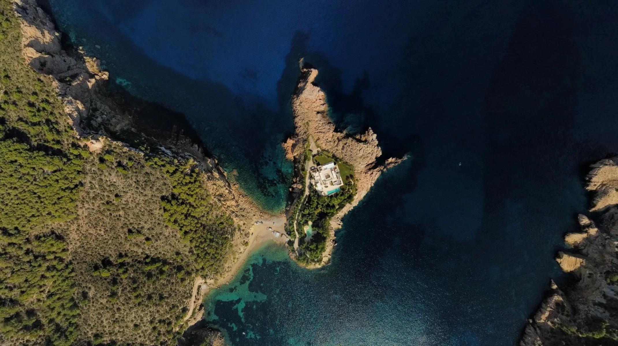 Las 13 islas privadas de España: algunas en venta