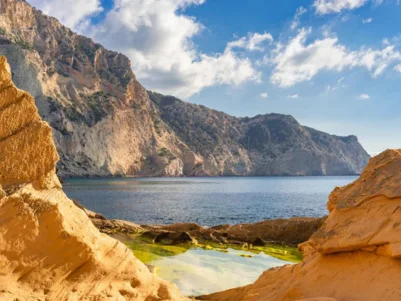 Atlantis op Ibiza: Het Verborgen Paradijs van Sa Pedrera