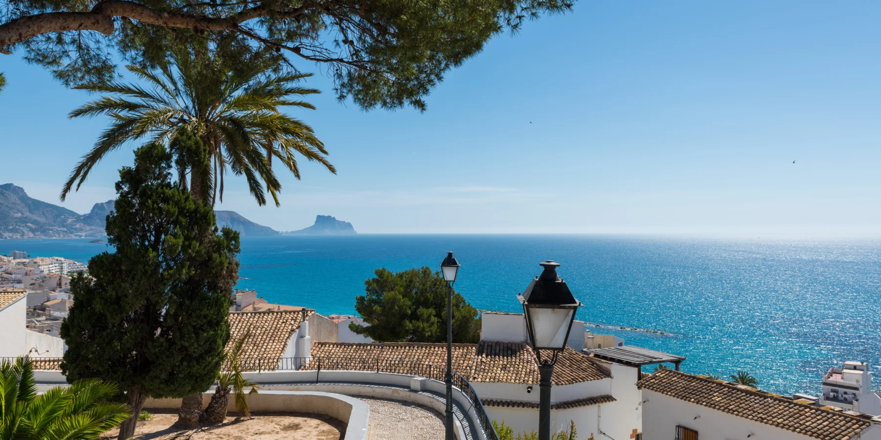 Vacker utsikt från gamla stan i Altea