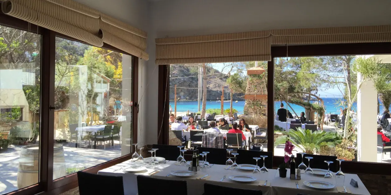 Restaurante Can Jaume i Cala Vadella från insidan