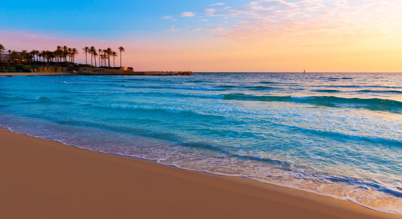 Sonnenuntergang am Strand von Playa del Arenal in Jávea